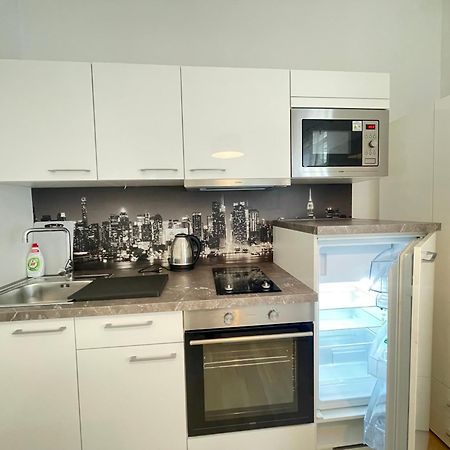 Wash Apartment On Metro Prague 1 المظهر الخارجي الصورة